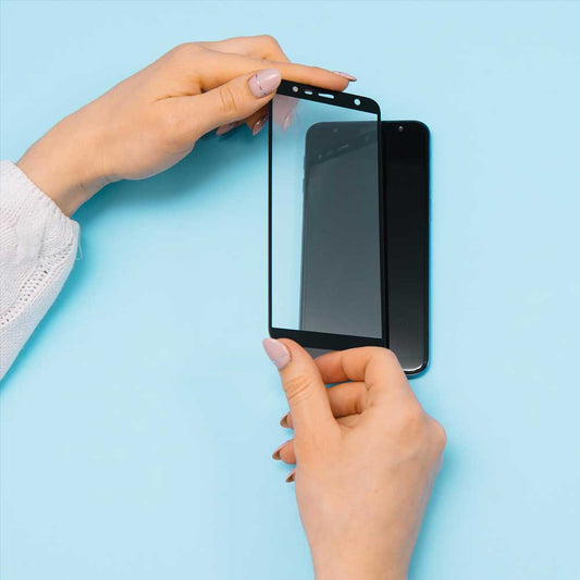 Top 5 greșeli pe care le faci când aplici o folie de protecție pentru telefon și cum să le eviți